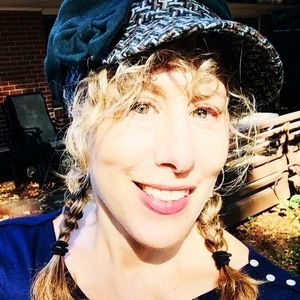 Meet your Posher, Gina